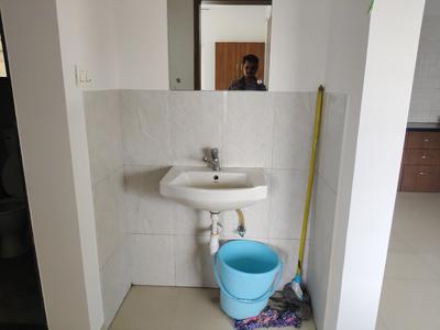 Image of 1090 Sq.ft 2 BHK Apartment / Flat for rent in Guardian Lake Shire, Jambhulwadi, Pune for Rs. 18000