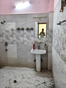 Bathroom Image of 1850 Sq.ft 4 BHK Builder Floor for rent in Sector 46 Noida for Rs. 45000
