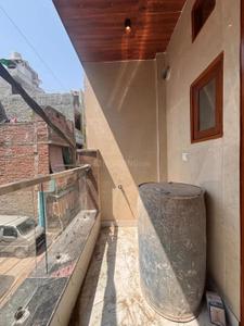 Balcony Image of 500 Sq.ft 2 BHK Builder Floor for rent in Shastri Nagar New Delhi for Rs. 18000