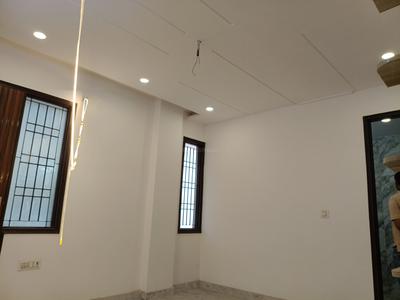 Bedroom Image of 1500 Sq.ft 3 BHK Builder Floor for sale in Pitampura New Delhi for Rs. 14500000