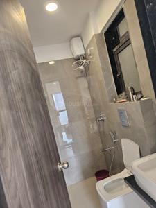 Bathroom Image of 550 Sq.ft 1 BHK Apartment / Flat for rent in Ruparel Skygreens I, Kandivali West Mumbai for Rs. 35000
