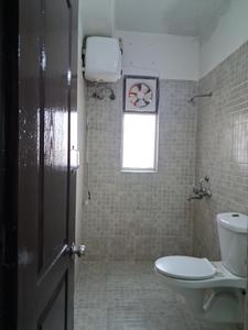 Common Bathroom Image of 925 Sq.ft 2 BHK Apartment / Flat for sale in Paras Tierea, Sector 137 Noida for Rs. 8000000