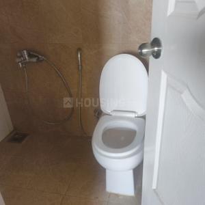 Bathroom Image of 980 Sq.ft 2 BHK Apartment / Flat for rent in Magarpatta River View City, Loni Kalbhor Pune for Rs. 20000