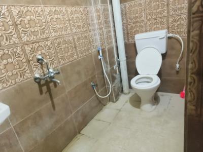Common Bathroom Image of 792 Sq.ft 1 BHK Apartment / Flat for rent in Kondapur Hyderabad for Rs. 22000