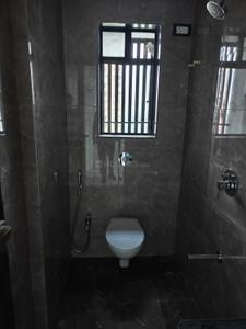 Bathroom Image of 900 Sq.ft 2 BHK Apartment / Flat for rent in Dadar East Mumbai for Rs. 130000