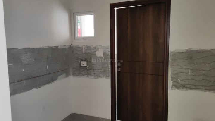 Hallmark Skyrena Main Image 1