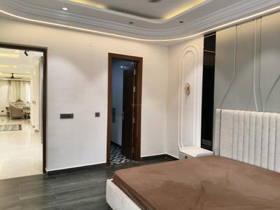 Bedroom Image of 3240 Sq.ft 4 BHK Builder Floor for sale in Palam Vihar Gurgaon for Rs. 31500000