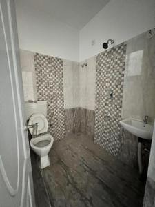 Bathroom Image of 1183 Sq.ft 2 BHK Apartment / Flat for sale in Sree Yogaa Varun Lotus, Singasandra Bengaluru for Rs. 8800000