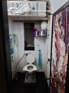 Bathroom Image of 900 Sq.ft 2 BHK Apartment / Flat for rent in Everest Gardens, Ghatkopar East Mumbai for Rs. 49000