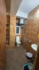 Bathroom Image of 750 Sq.ft 2 BHK Apartment / Flat for rent in Bhont Shimla for Rs. 10000