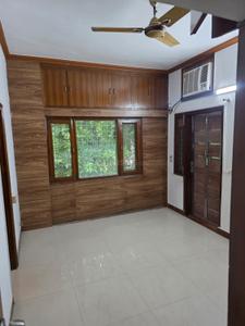 Bedroom Image of 2400 Sq.ft 3 BHK Builder Floor for rent in East Of Kailash New Delhi for Rs. 90000