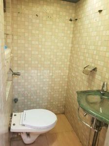 Bathroom Image of 225 Sq.ft 1 RK Apartment / Flat for rent in Prabhadevi Mumbai for Rs. 30000