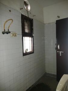 Bathroom Image of 1500 Sq.ft 3 BHK Apartment / Flat for sale in Madhur Apartment, Paschim Vihar New Delhi for Rs. 16500000