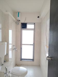 Common Bathroom Image of 700 Sq.ft 1 BHK Apartment / Flat for rent in Sahil Pride Residency Daffodil, Kasarvadavali Thane for Rs. 16520