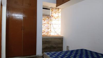 Bedroom Image of 935 Sq.ft 2 BHK Apartment / Flat for rent in CGHS Rail Vihar, Sector 15 Gurgaon for Rs. 35000