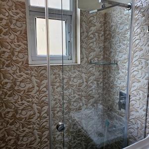 Bathroom Image of 2000 Sq.ft 3 BHK Builder Floor for rent in RWA East of Kailash Block E, Kalash Enclave New Delhi for Rs. 120000