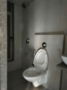Common Bathroom Image of 900 Sq.ft 2 BHK Apartment / Flat for sale in Gurukrupa Marina Enclave Wings Q And R With Kindergarten Phase IV, Malad West Mumbai for Rs. 16900000