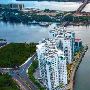 Image of 2099 Sq.ft 3 BHK Apartment / Flat for sale in Prestige Neptunes Courtyard, Marine Drive, Kochi for Rs. 25000000