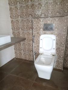 Twin Tower Attached Bathroom with Bedroom Two 3