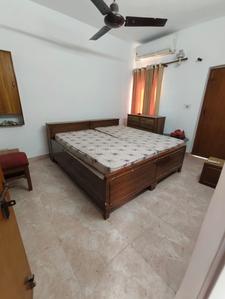 Bedroom Image of 1100 Sq.ft 2 BHK Apartment / Flat for rent in DDA RWA Munirka DDA Flats, Vasant Vihar New Delhi for Rs. 50000