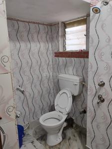 Bathroom Image of 850 Sq.ft 2 BHK Independent House for rent in Keshtopur Kolkata for Rs. 20000