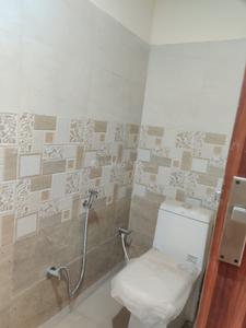 Bathroom Image of 2250 Sq.ft 3 BHK Builder Floor for rent in Global Tower, Ashok Vihar Phase 3 Extension Gurgaon for Rs. 22000