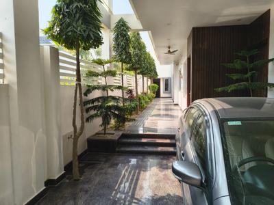 Balcony Image of 7500 Sq.ft 4 BHK Builder Floor for rent in Sushant Golf City Lucknow for Rs. 30000