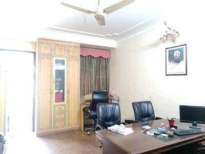 Bedroom Image of 4950 Sq.ft 4 BHK Apartment / Flat for sale in Parnami Associates Builder, Punjabi Bagh New Delhi for Rs. 65000000