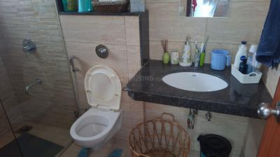 Bathroom Image of 1900 Sq.ft 4 BHK Apartment / Flat for sale in Amanora Neo Towers, Hadapsar Pune for Rs. 28500000