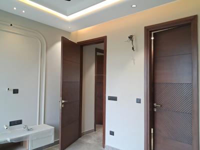 Bedroom Image of 1820 Sq.ft 3 BHK Builder Floor for sale in Paschim Vihar New Delhi for Rs. 36000000