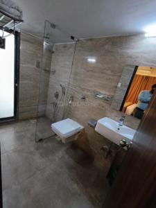 Bathroom Image of 710 Sq.ft 2 BHK Apartment / Flat for sale in Santacruz East Mumbai for Rs. 25000000