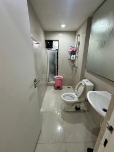 Bathroom Image of 900 Sq.ft 2 BHK Apartment / Flat for sale in Bluebell Apartment, Hiranandani Estate Thane for Rs. 17000000