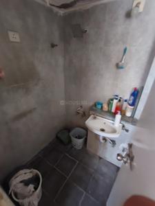 Bathroom Image of 1027 Sq.ft 2 BHK Apartment / Flat for rent in Khokhra Ahmedabad for Rs. 25000