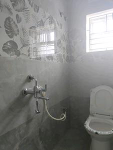 Common Bathroom Image of 900 Sq.ft 2 BHK Independent House for sale in Pammal Chennai for Rs. 7485000