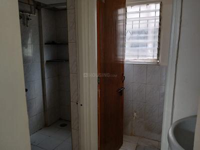 Bathroom Image of 550 Sq.ft 1 BHK Apartment / Flat for rent in Mahatma Phule Peth Pune for Rs. 17000