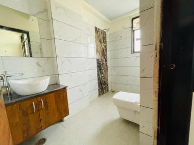 Bathroom Image of 1600 Sq.ft 3 BHK Apartment / Flat for rent in Mansarovar Extension Jaipur for Rs. 25000