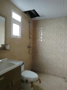 Common Bathroom Image of 1974 Sq.ft 4 BHK Apartment / Flat for sale in Emaar Emerald Floors Premier, Sector 65 Gurgaon for Rs. 38000000
