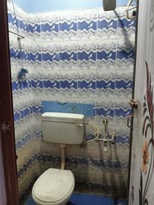 Bathroom Image of 450 Sq.ft 1 BHK Independent House for rent in Triplicane Chennai for Rs. 12000