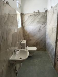 Bathroom Image of 2100 Sq.ft 3 BHK Apartment / Flat for sale in Taltala Kolkata for Rs. 1000000