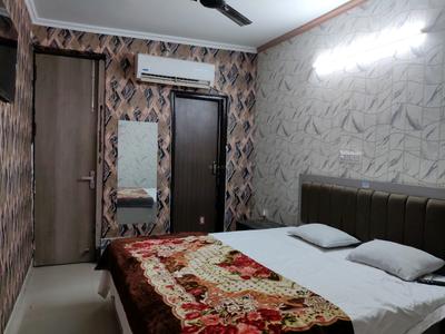 Bedroom Two Image of 1000 Sq.ft 2 BHK Apartment / Flat for rent in Sector 52 Gurgaon for Rs. 40000