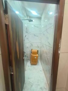 Bathroom Image of 400 Sq.ft 1 BHK Builder Floor for sale in Shastri Nagar New Delhi for Rs. 4000000