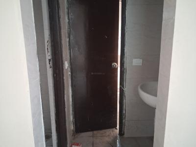 Bathroom Image of 585 Sq.ft 1 BHK Apartment / Flat for rent in Amrapali Dream Valley 2, Noida Extension Greater Noida for Rs. 16500