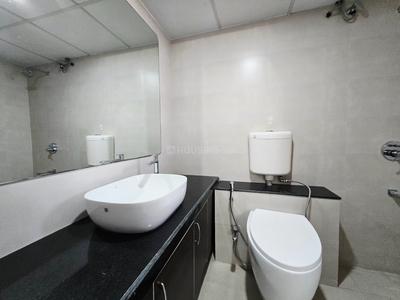 Bathroom Image of 2000 Sq.ft 3 BHK Apartment / Flat for sale in Godrej Green Glades, Jagatpur Ahmedabad for Rs. 10500000