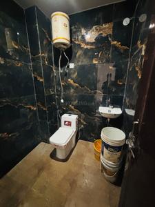 Bathroom Image of 341 Sq.ft 1 RK Independent House for rent in DLF Independent Floors, DLF Phase 3 Gurgaon for Rs. 20000