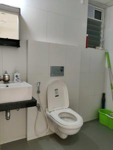 Common Bathroom Image of 580 Sq.ft 1 BHK Apartment / Flat for sale in Kasarvadavali Thane for Rs. 5300000
