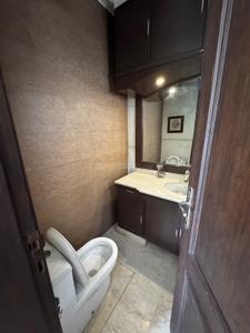 Bathroom Image of 3600 Sq.ft 4 BHK Builder Floor for sale in Safdarjung Development Area New Delhi for Rs. 125000000
