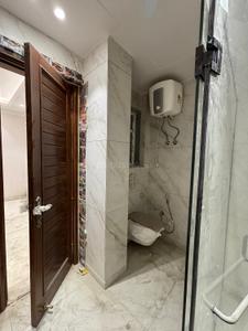 Bathroom Image of 2000 Sq.ft 3 BHK Builder Floor for sale in Mansarover Garden New Delhi for Rs. 35000000