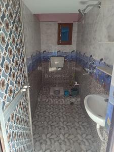 Bathroom Image of 1000 Sq.ft 1 BHK Builder Floor for rent in North Shastri Nagar Patna for Rs. 6500