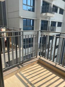 Balcony Image of 900 Sq.ft 1.5 BHK Apartment / Flat for rent in Amanora Gold Towers, Hadapsar Pune for Rs. 40000
