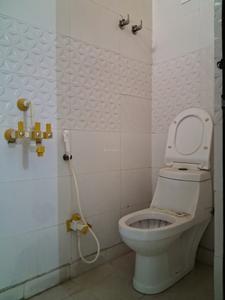 Bedroom One Image of 1650 Sq.ft 3 BHK Apartment / Flat for sale in Defence Enclave, Sector 44 Noida for Rs. 9200000